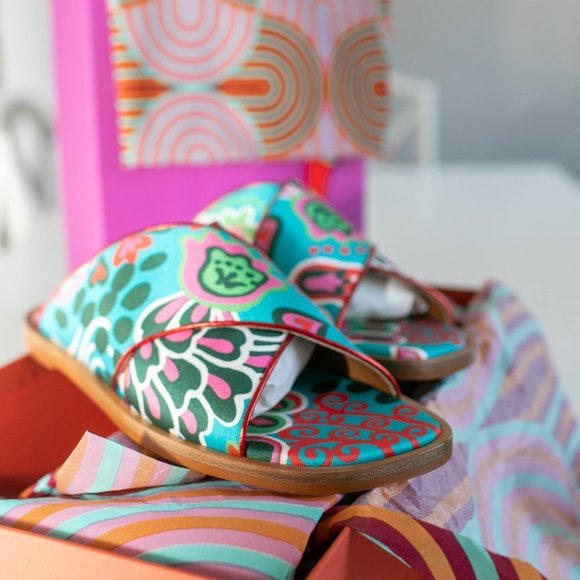 NWT La DoubleJ Crisscross Floral-print Satin Sandals Size 8 - Picture 3 of 6